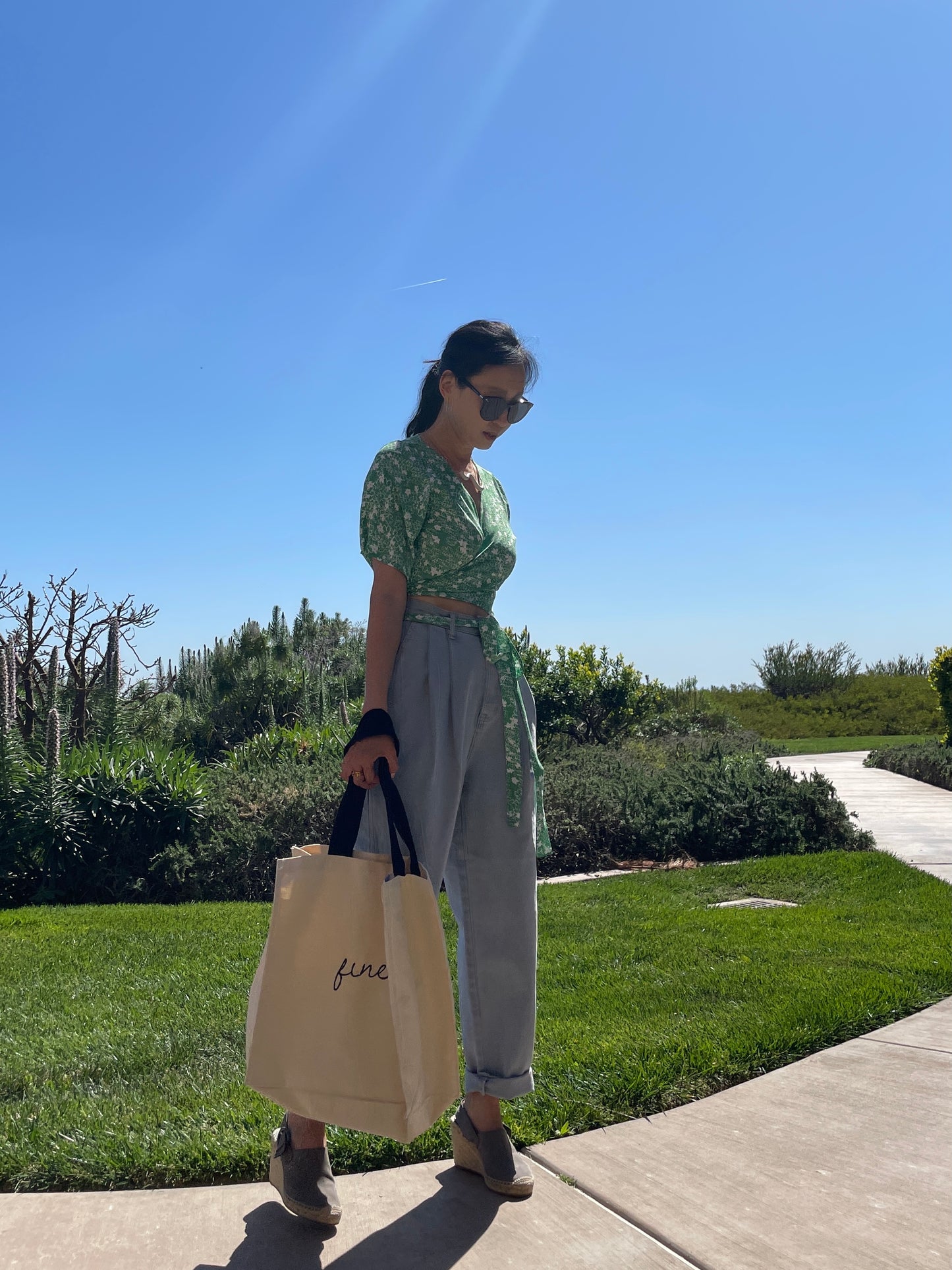 Giveaway Event Tote Bg