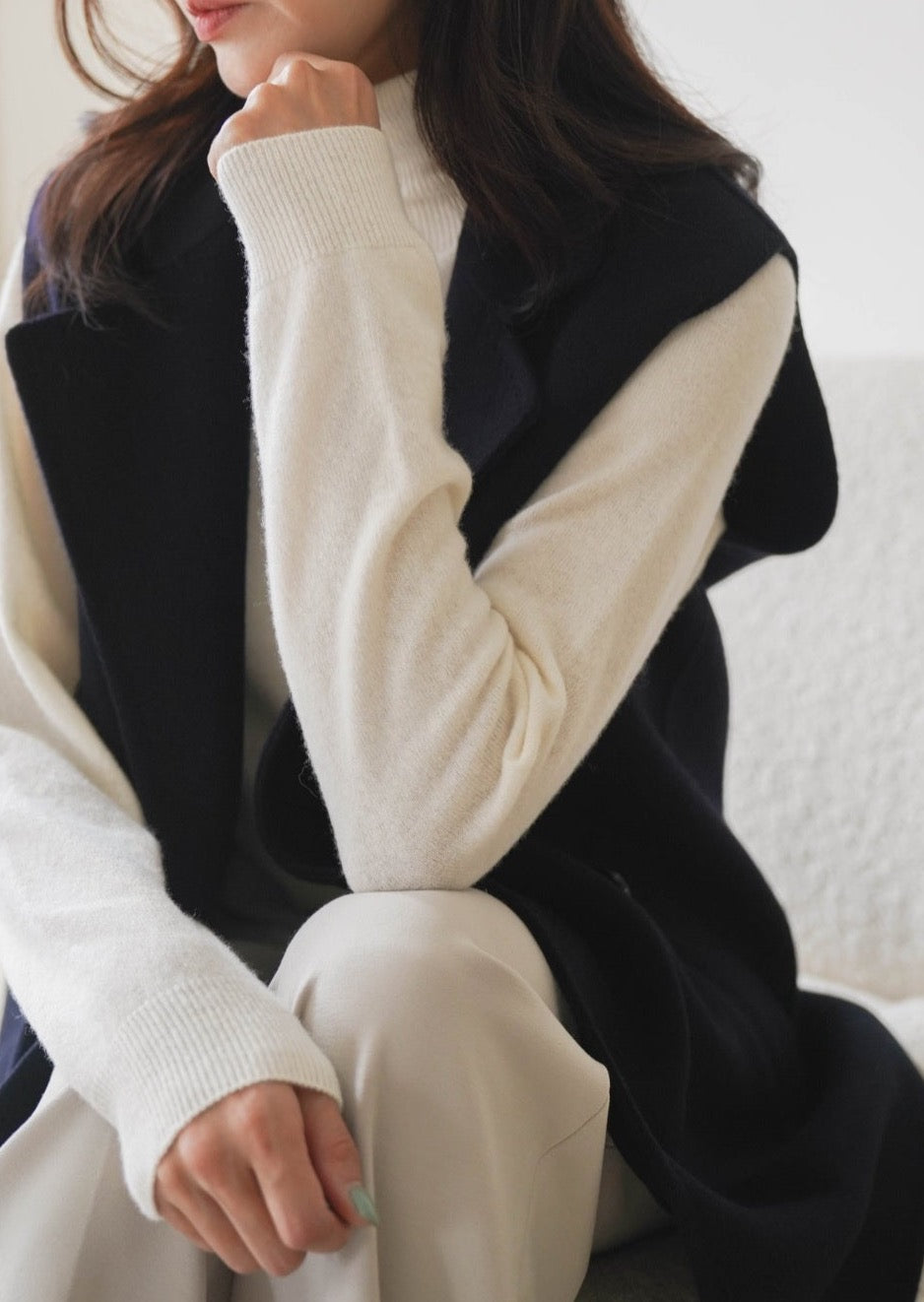 <Abi + Ari Black label> Handmade Oversized Lambswool Waistcoat