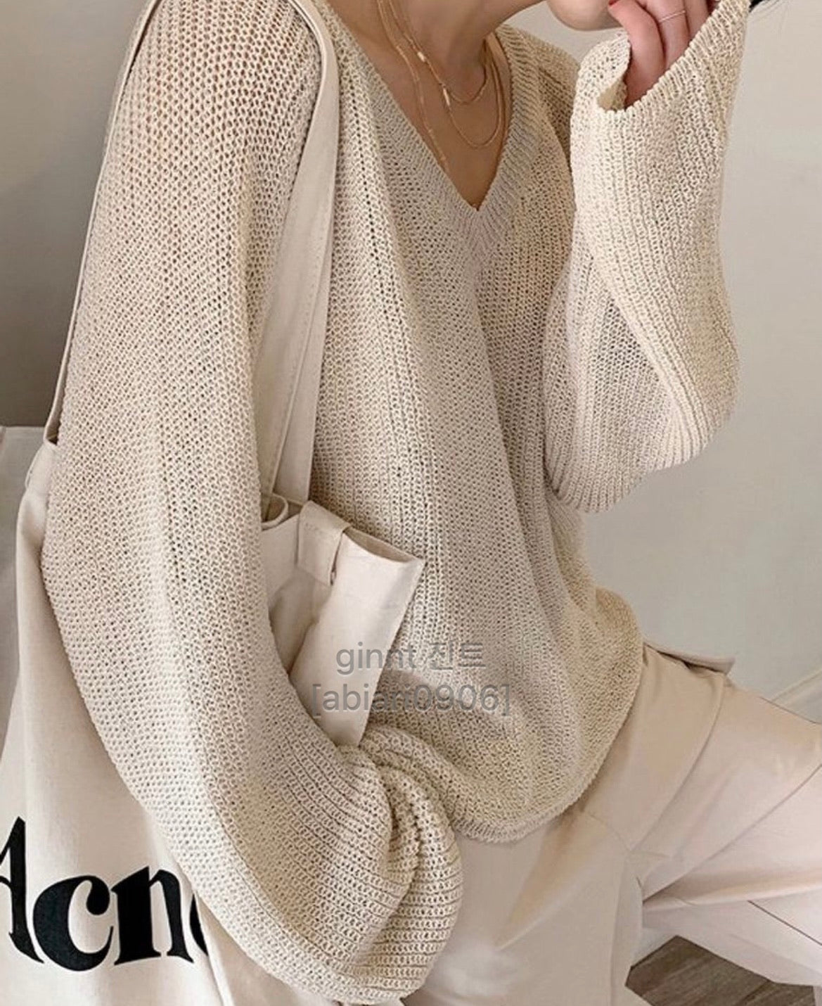 Carrie oversized V-neck summer knit