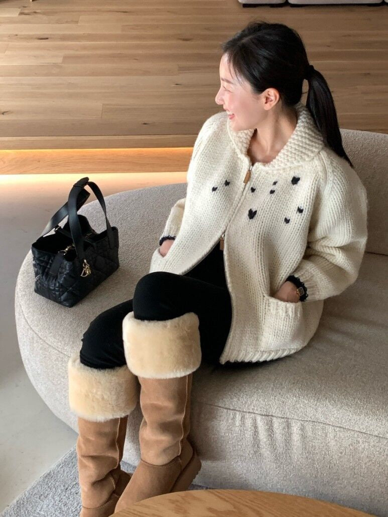 <Black>Hand Embroidered Chunky Knit Zip Up