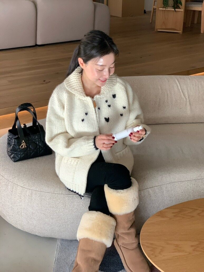 <Black>Hand Embroidered Chunky Knit Zip Up