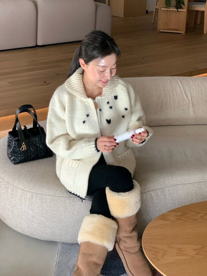<Black>Hand Embroidered Chunky Knit Zip Up