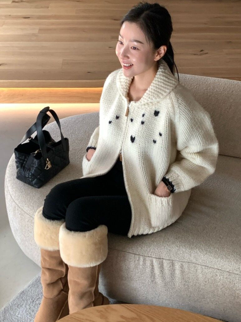 <Black>Hand Embroidered Chunky Knit Zip Up