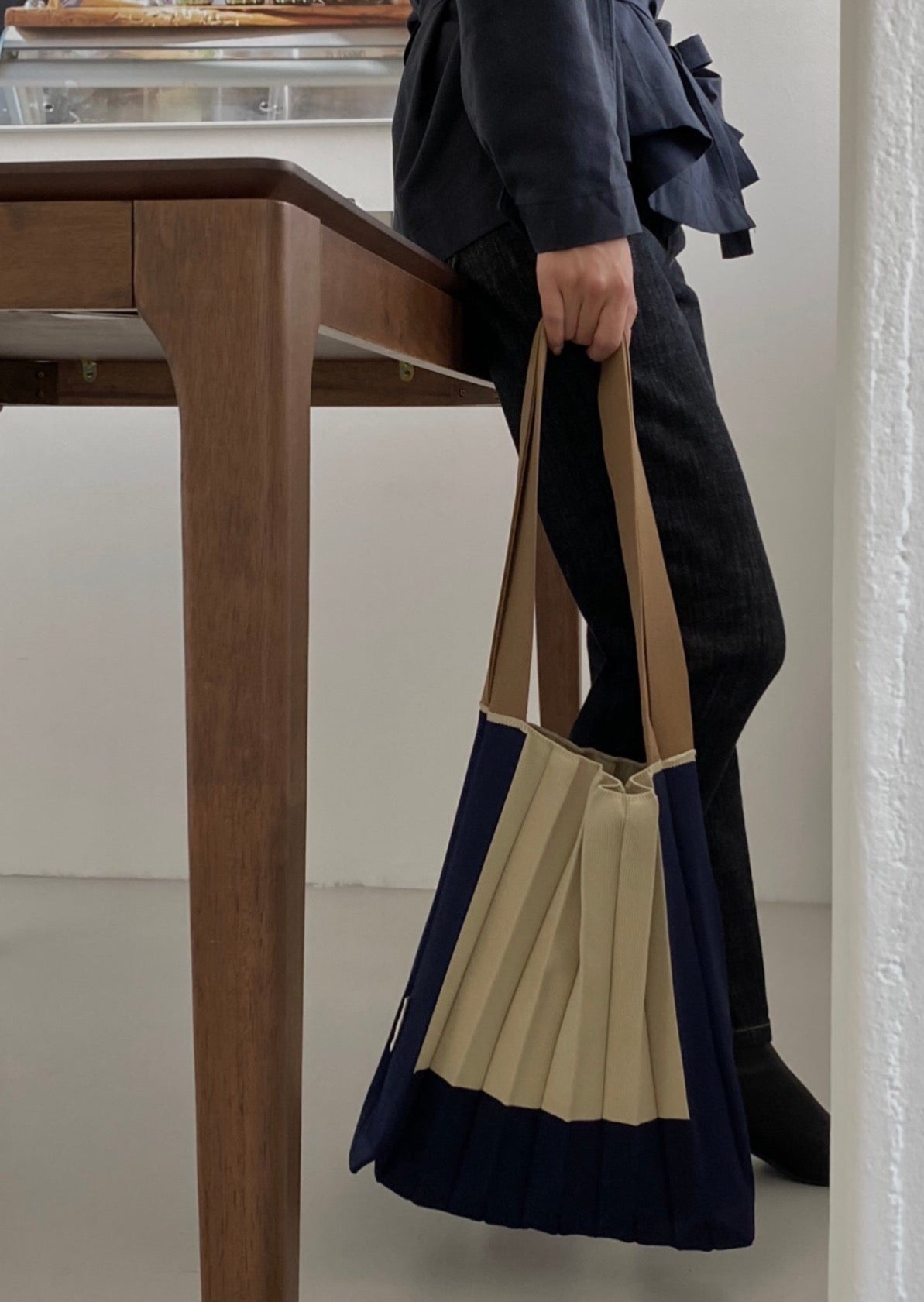 Medium Box CB Tote